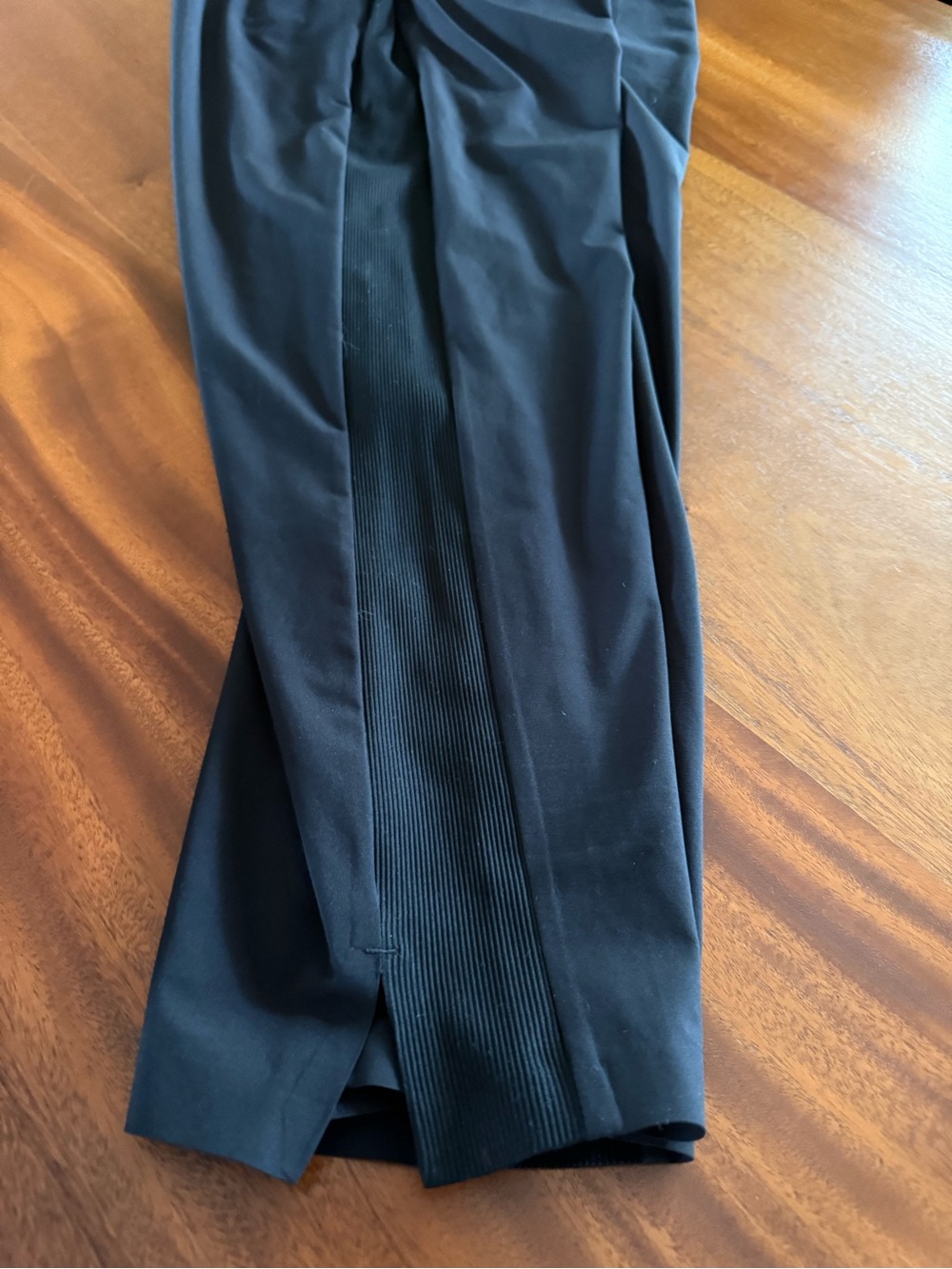 Athleta women’s pull on Pants with Ribbed Panel